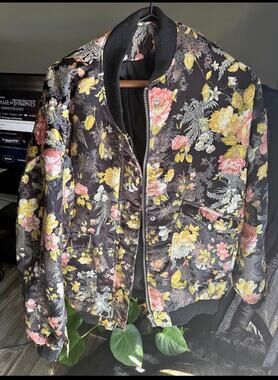 Free People Women's Japanese Bomber Jacket size small preloved